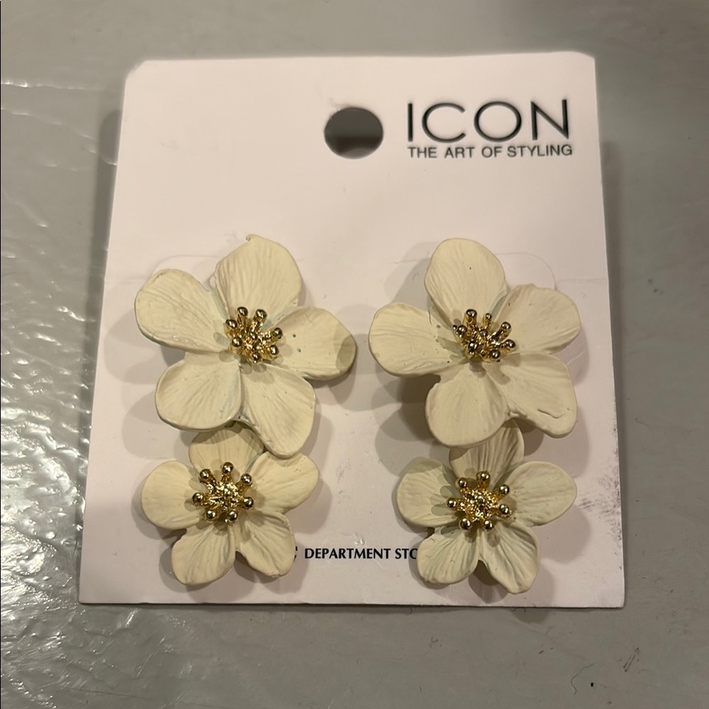 Cream and Gold Floral Stud Earrings
